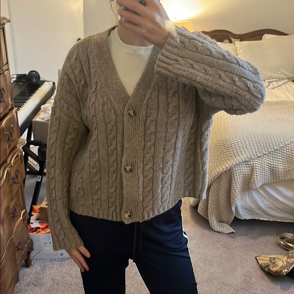 Abercrombie Cozy Taupe Cable Knit Sweater